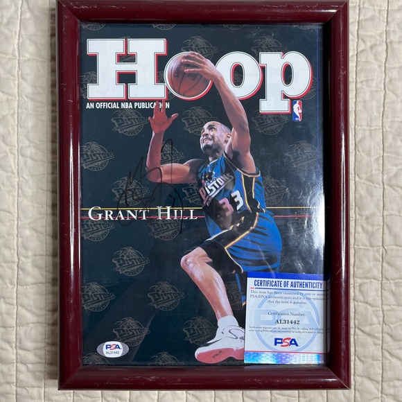 Framed Hoop Magazine Autographed by Grant Hill - Picture 2 of 3